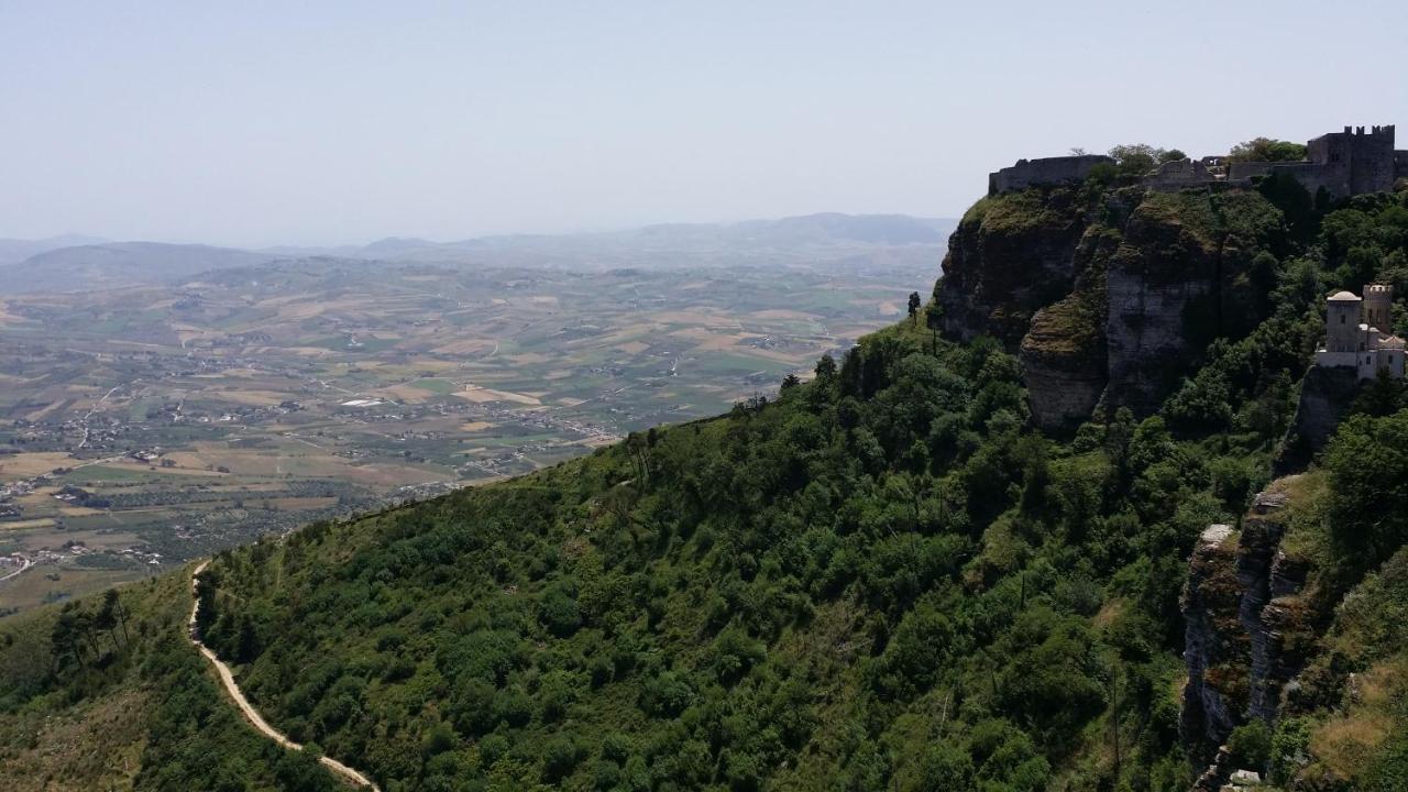 Sole E Fiori Di Sicilia Appartement Valderice Buitenkant foto