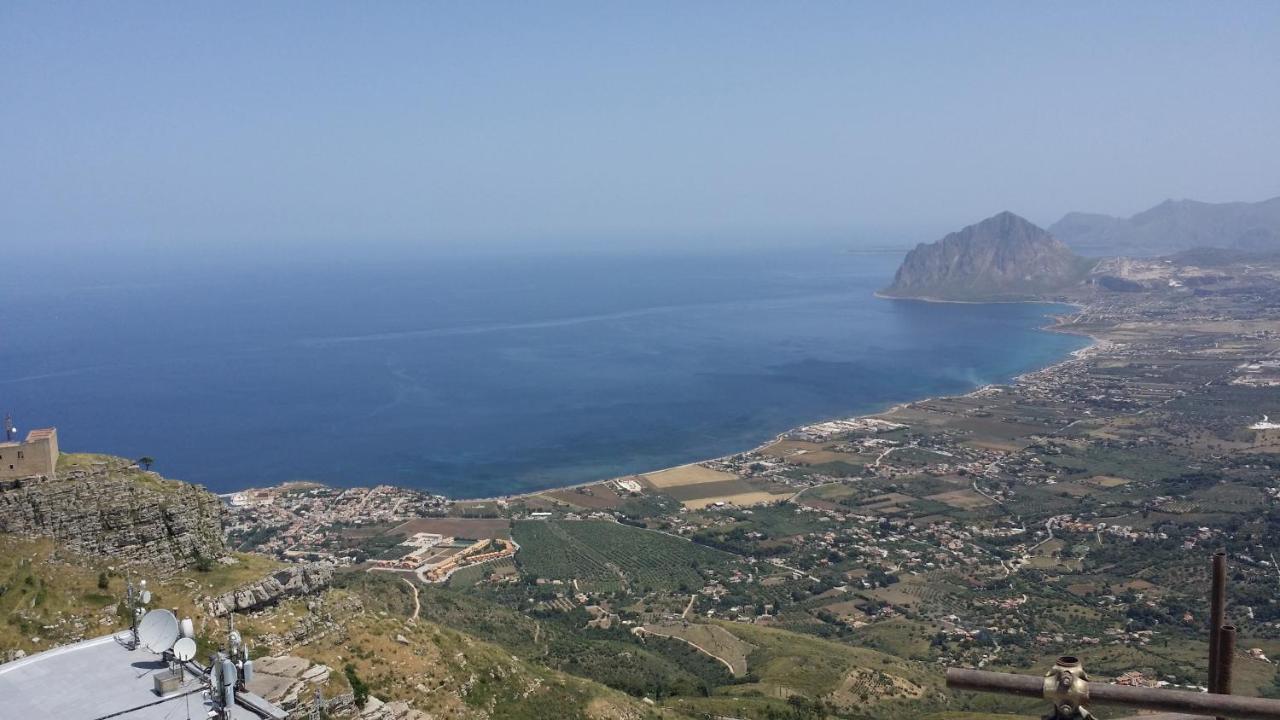 Sole E Fiori Di Sicilia Appartement Valderice Buitenkant foto